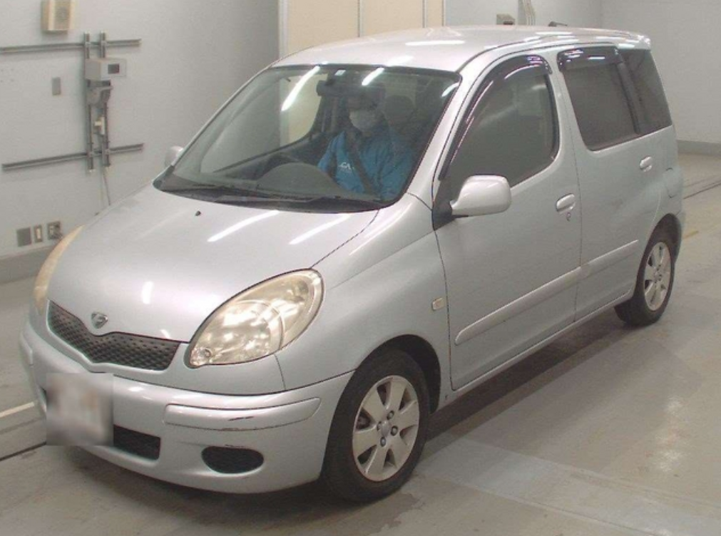 TOYOTA FUN CARGO  2003