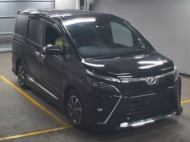 TOYOTA VOXY  2020