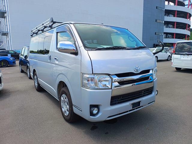 TOYOTA REGIUSACE VAN  2017