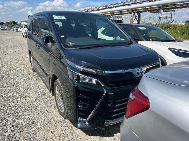 TOYOTA VOXY  2020