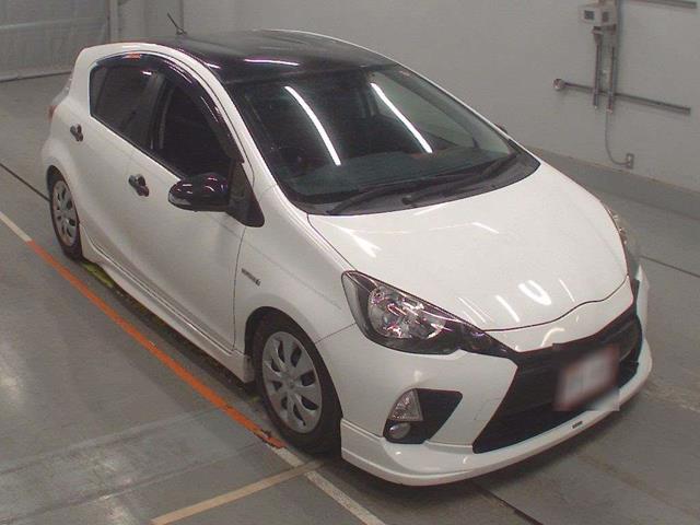 TOYOTA AQUA  2012