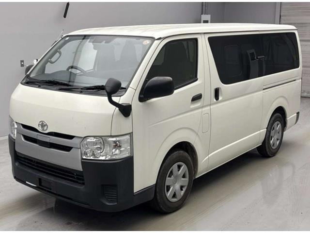TOYOTA REGIUSACE VAN  2020