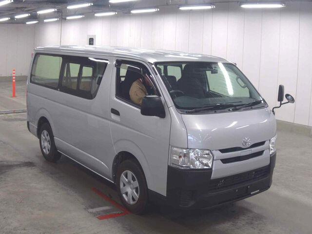 TOYOTA REGIUSACE VAN  2020